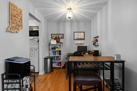 541 West Oakdale Avenue Chicago IL 60657