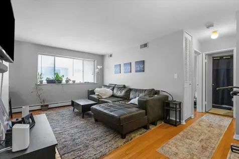 541 West Oakdale Avenue Chicago IL 60657