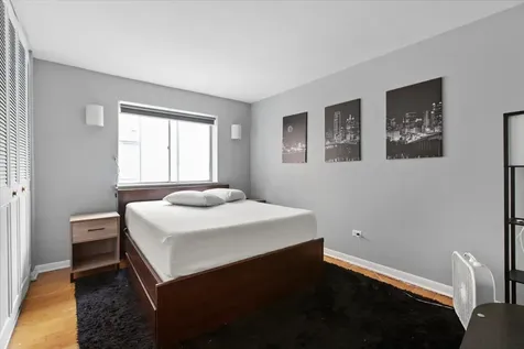 541 West Oakdale Avenue Chicago IL 60657