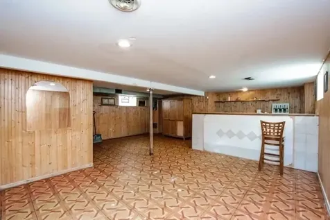 3719 West 81st Place Chicago IL 60652