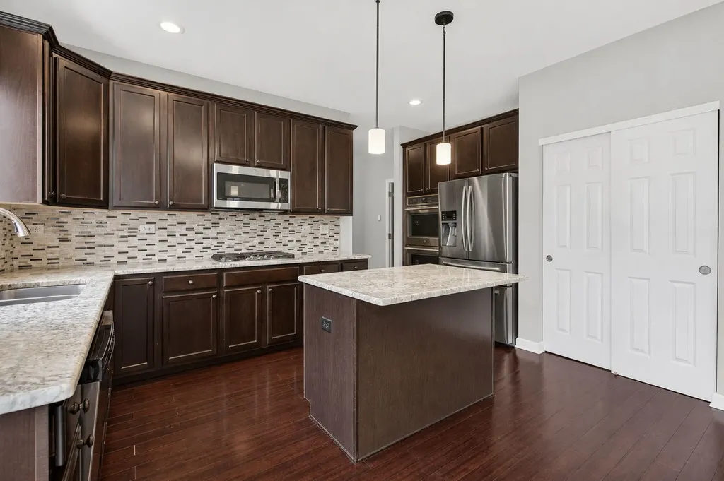 12807 Timber Wood Circle Plainfield IL 60585