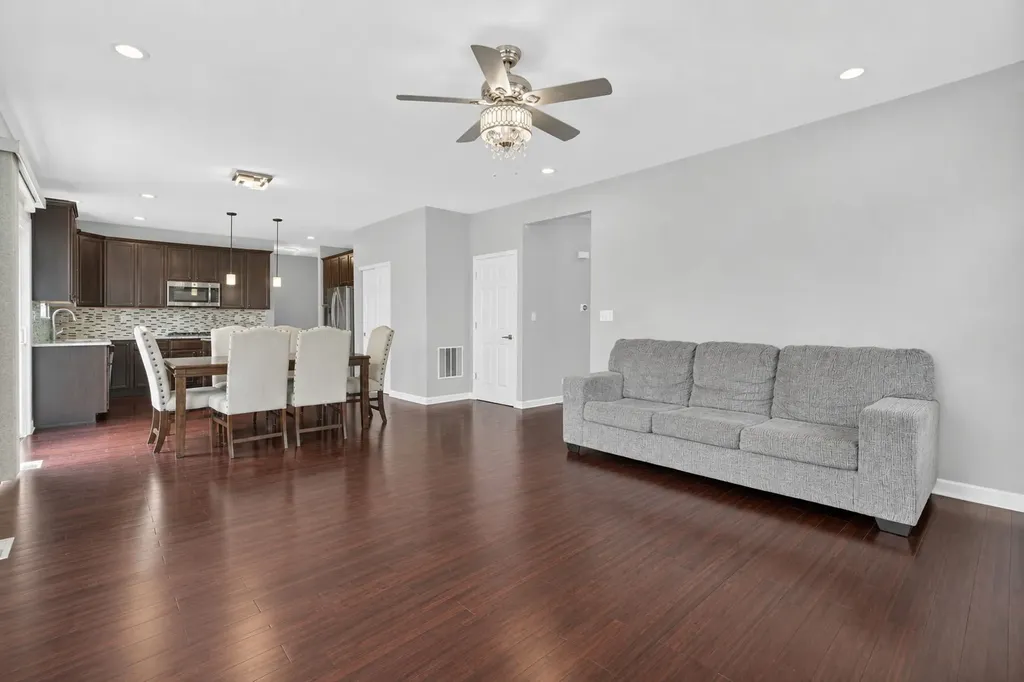 12807 Timber Wood Circle Plainfield IL 60585