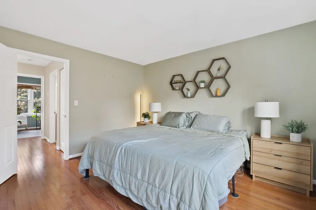 2001 North Honore Street Chicago IL 60614