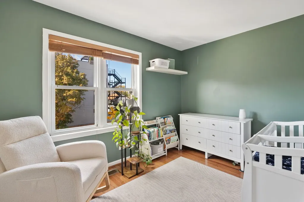 2001 North Honore Street Chicago IL 60614