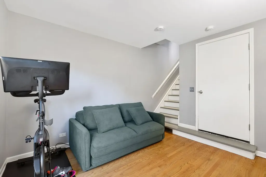 2001 North Honore Street Chicago IL 60614