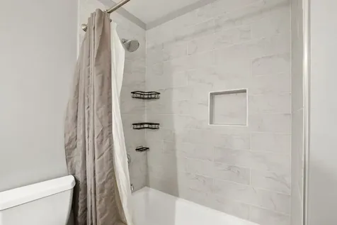 2001 North Honore Street Chicago IL 60614