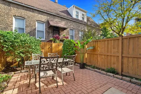 2001 North Honore Street Chicago IL 60614