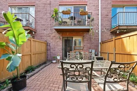 2001 North Honore Street Chicago IL 60614
