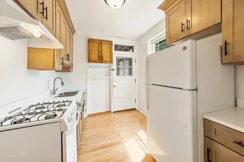 1921 West Estes Avenue Chicago IL 60626