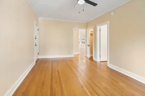1921 West Estes Avenue Chicago IL 60626