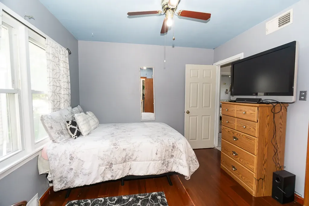 201 South Michigan Avenue Addison IL 60101