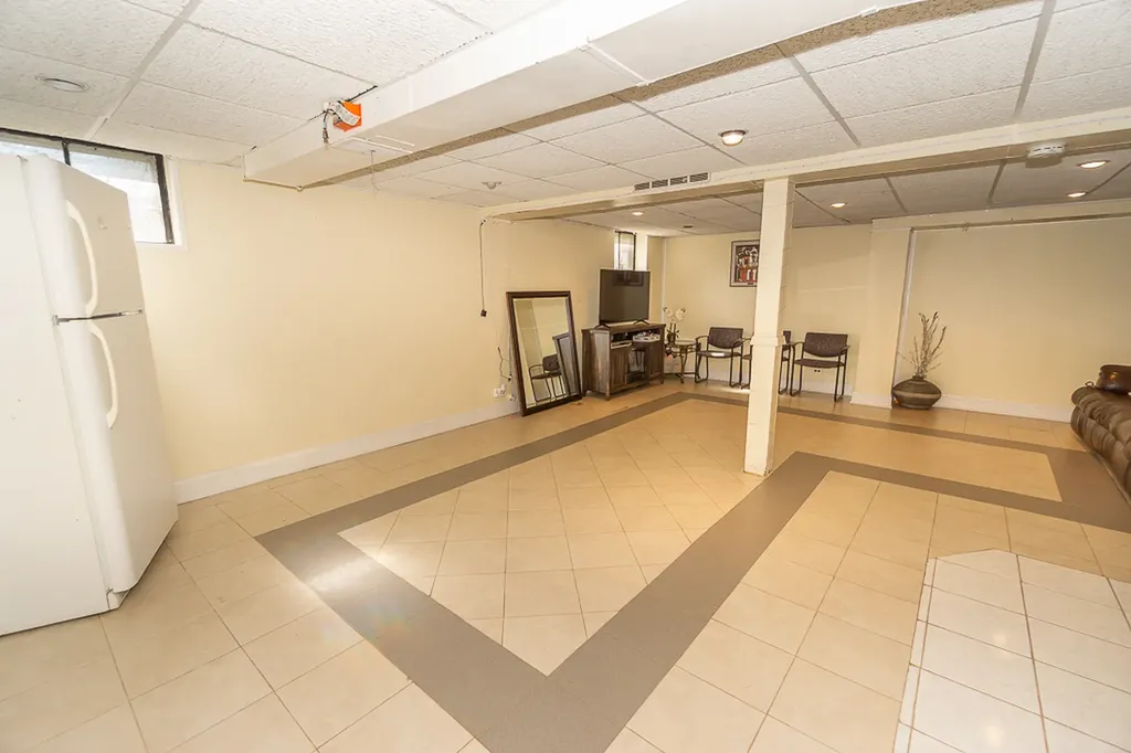 201 South Michigan Avenue Addison IL 60101