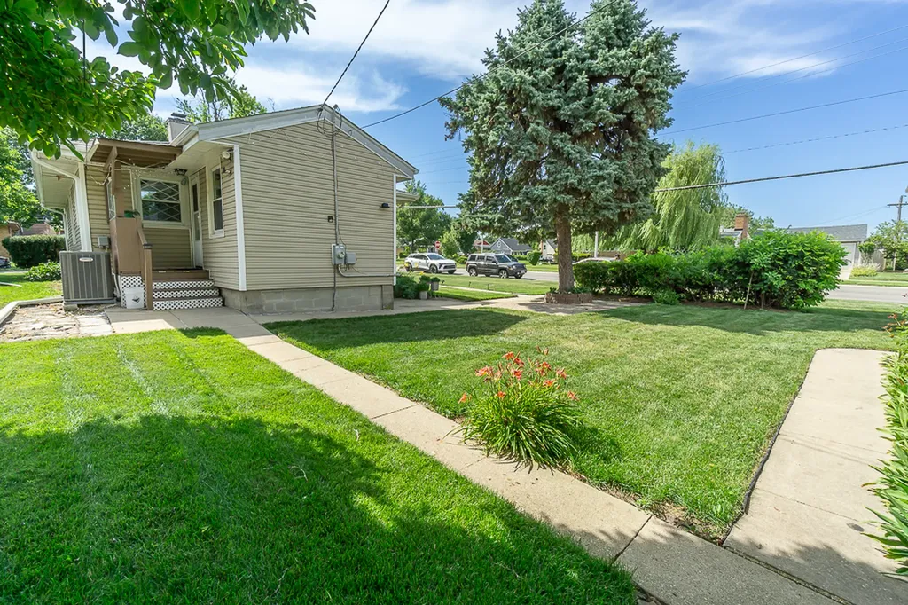 201 South Michigan Avenue Addison IL 60101