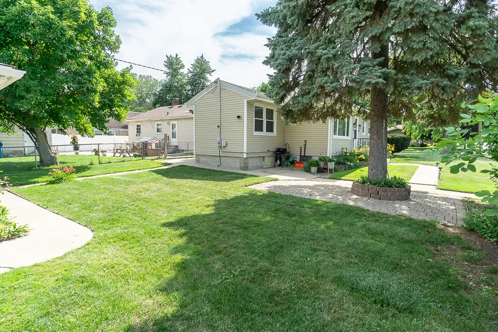 201 South Michigan Avenue Addison IL 60101