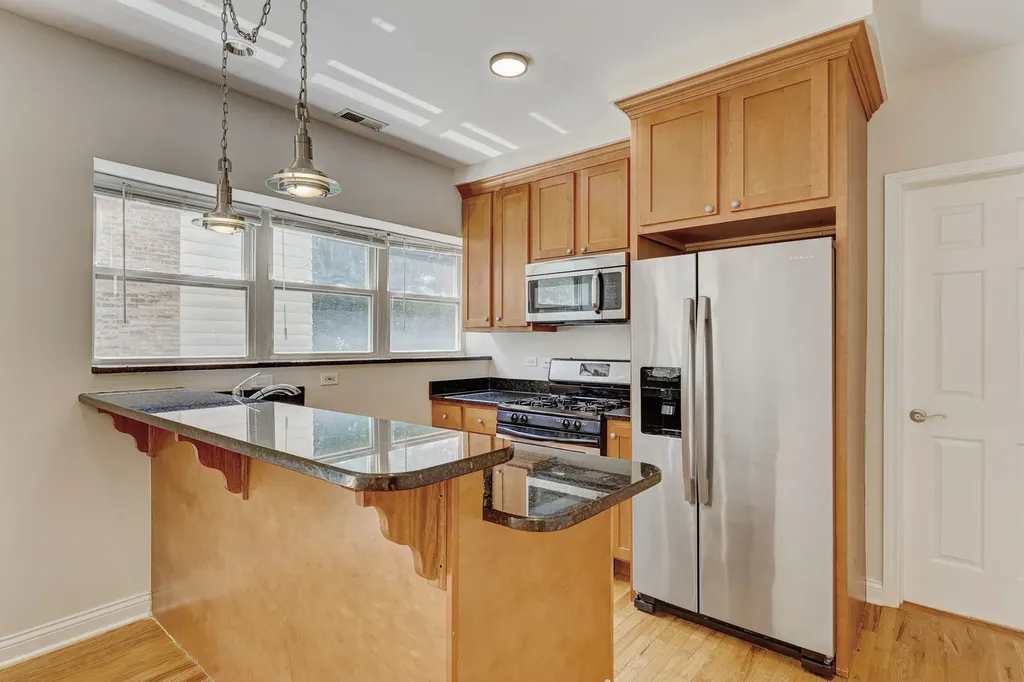 2836 North Dawson Avenue Chicago IL 60618