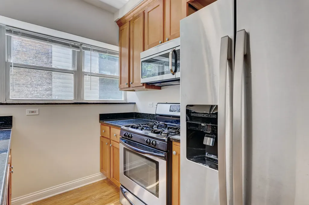 2836 North Dawson Avenue Chicago IL 60618