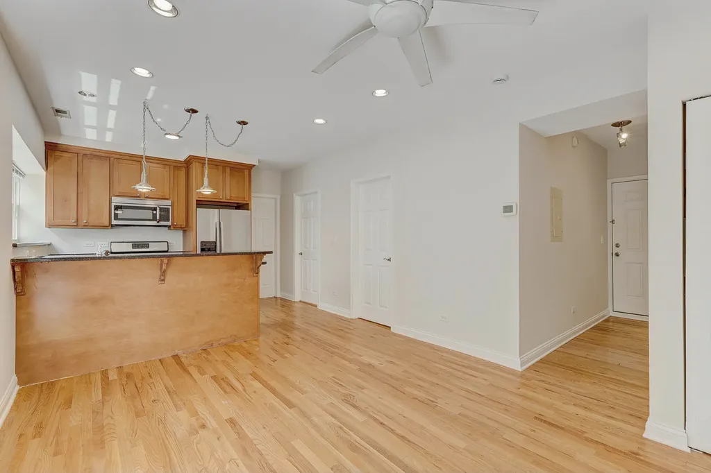 2836 North Dawson Avenue Chicago IL 60618