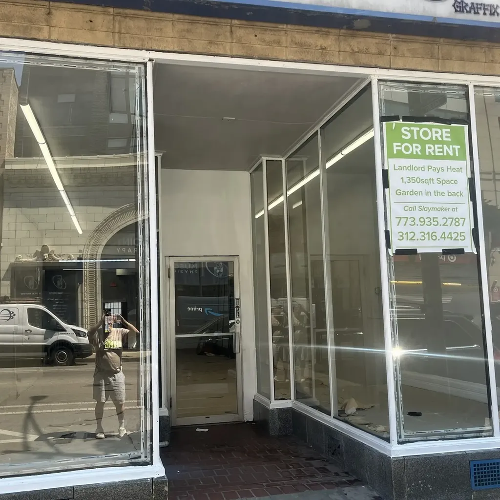 3229 North Clark Street Chicago IL 60657