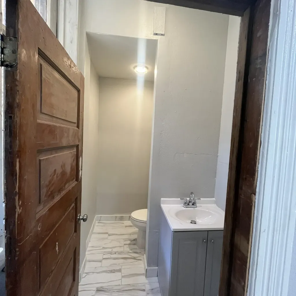 3229 North Clark Street Chicago IL 60657