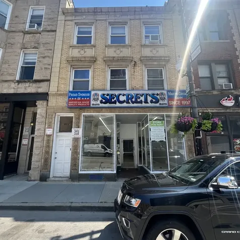 3229 North Clark Street Chicago IL 60657