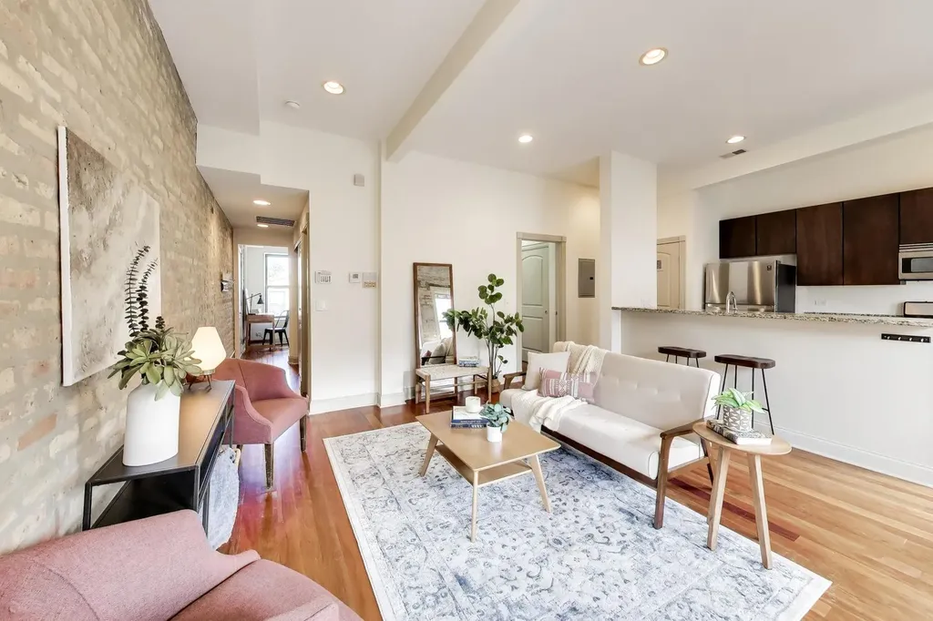 4442 North Damen Avenue Chicago IL 60625
