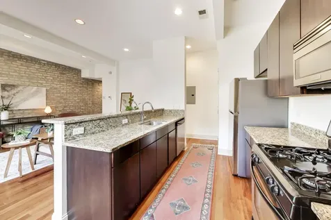 4442 North Damen Avenue Chicago IL 60625