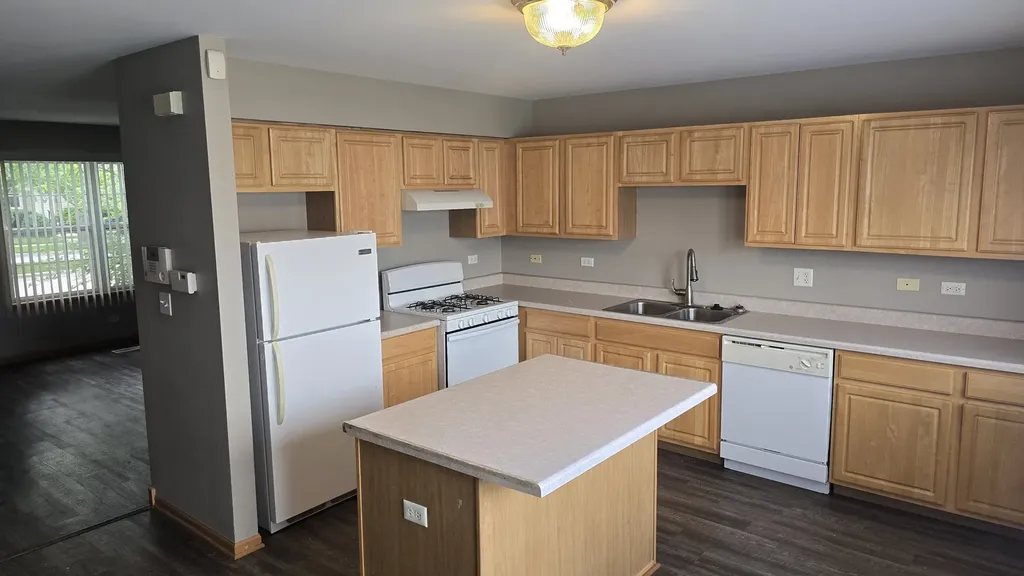 2053 Grayhawk Drive Aurora IL 60503