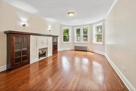 3332 North Claremont Avenue Chicago IL 60618