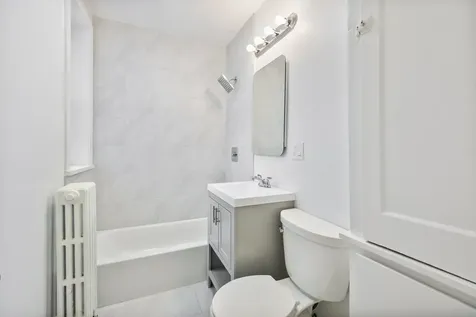 3332 North Claremont Avenue Chicago IL 60618
