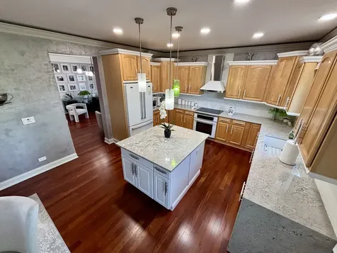 877 John Street Bensenville IL 60106