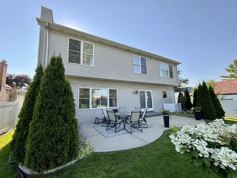 877 John Street Bensenville IL 60106