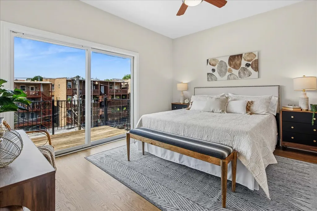 4728 North Malden Street Chicago IL 60640