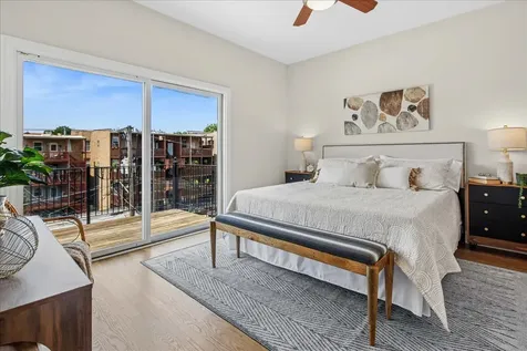4728 North Malden Street Chicago IL 60640