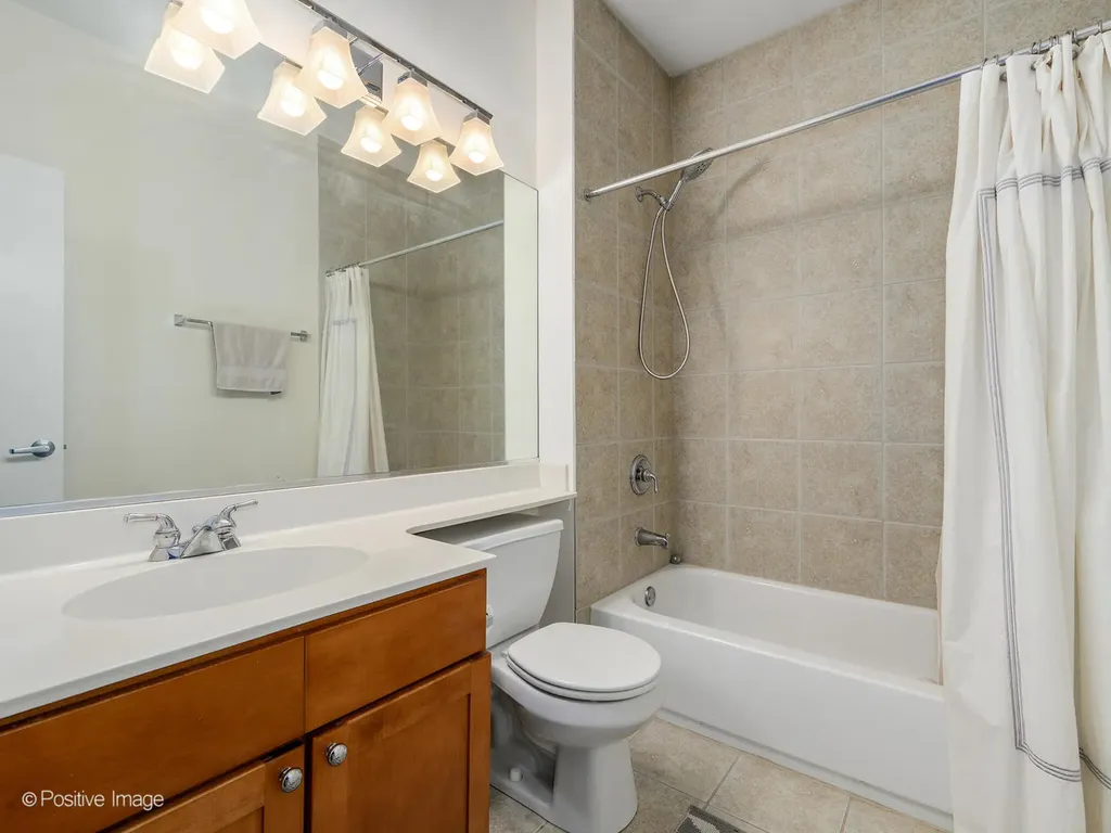 917 North Kingsbury Street Chicago IL 60610