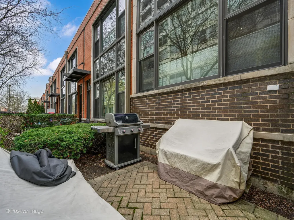 917 North Kingsbury Street Chicago IL 60610