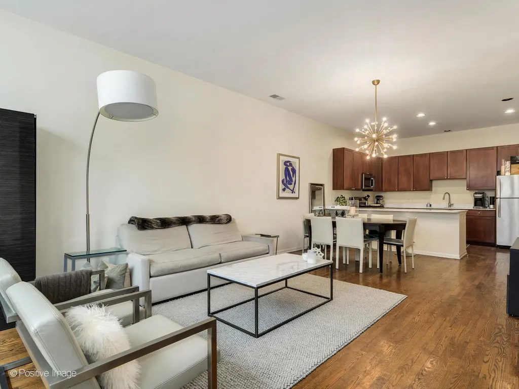 917 North Kingsbury Street Chicago IL 60610
