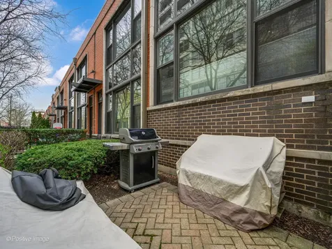 917 North Kingsbury Street Chicago IL 60610