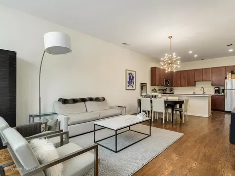 917 North Kingsbury Street Chicago IL 60610