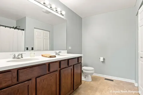 60 South Cornerstone Street Volo IL 60020