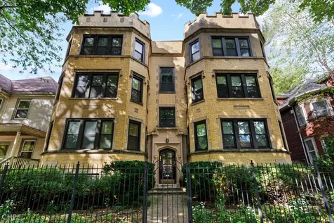 6728 North Bosworth Avenue Chicago IL 60626