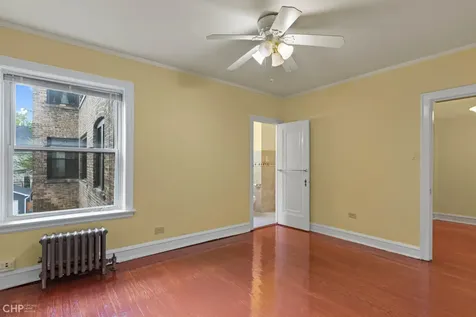 6728 North Bosworth Avenue Chicago IL 60626