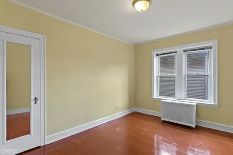 6728 North Bosworth Avenue Chicago IL 60626