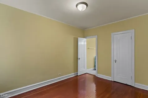 6728 North Bosworth Avenue Chicago IL 60626