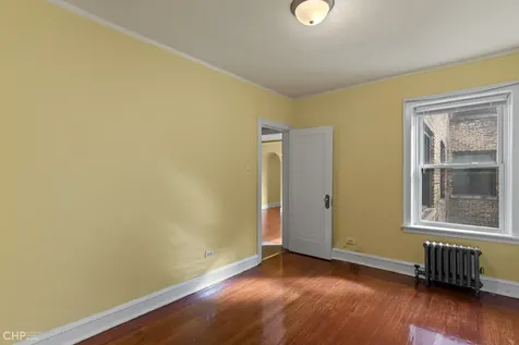 6728 North Bosworth Avenue Chicago IL 60626