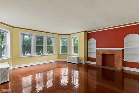 6728 North Bosworth Avenue Chicago IL 60626