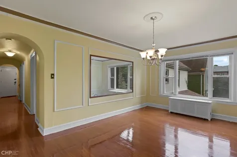 6728 North Bosworth Avenue Chicago IL 60626
