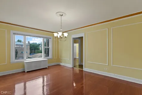 6728 North Bosworth Avenue Chicago IL 60626