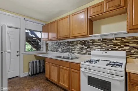 6728 North Bosworth Avenue Chicago IL 60626