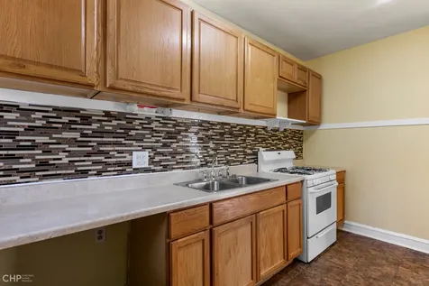 6728 North Bosworth Avenue Chicago IL 60626