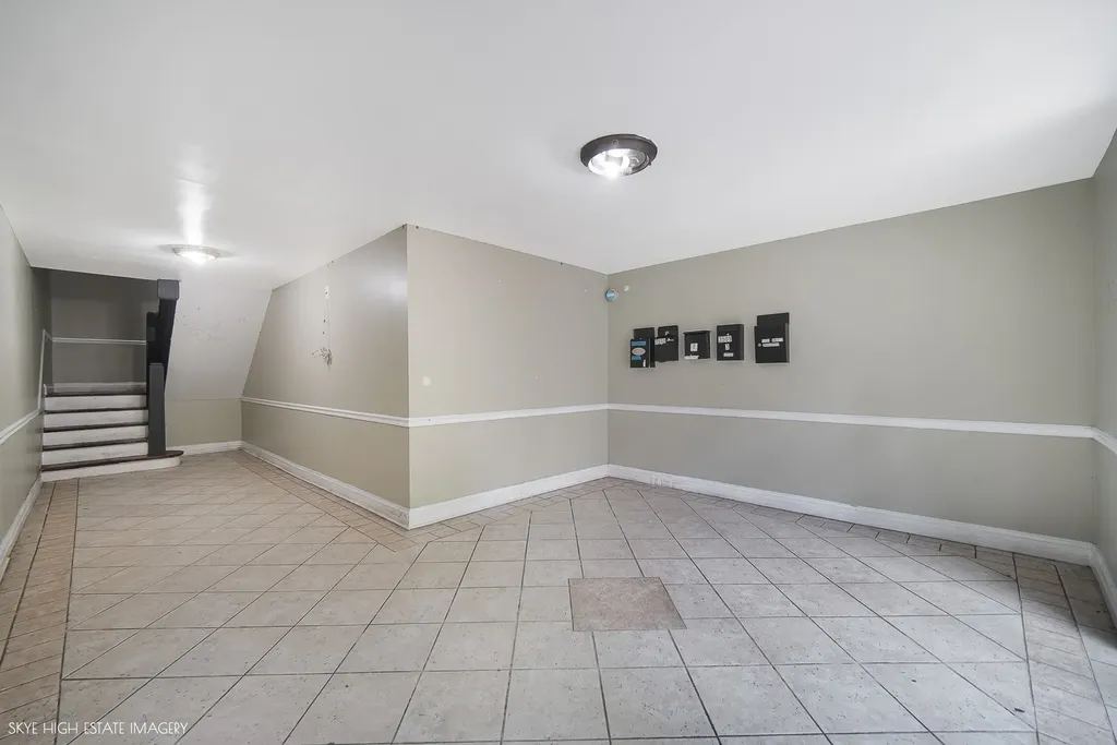 2511 East 76th Street Chicago IL 60649